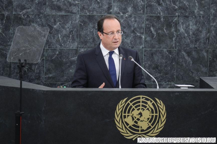Preşedintele Francois Hollande dă asigurări că politica Franţei respectă romii