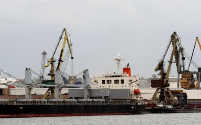 Grevă la bordul unei nave din Portul Constanţa. Marinarii turci nu şi-au mai primit salariile de trei luni
