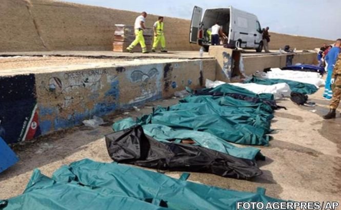 O ambarcaţiune care transporta circa 500 de imigranţi a naufragiat în apropierea Siciliei. 94 de oameni au murit