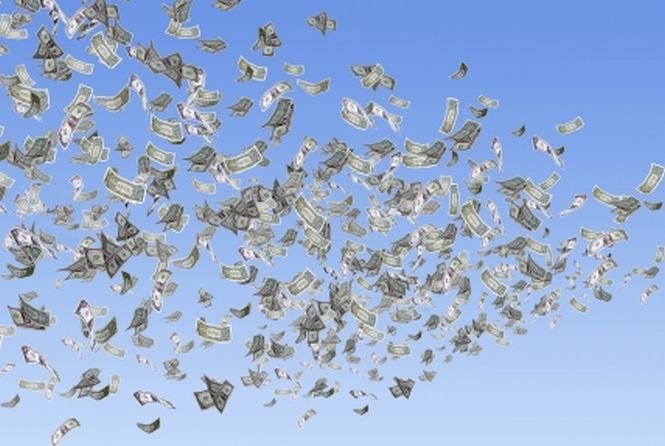 Plouă cu bani în Bolivia! Un colet cu un milion de dolari a fost aruncat dintr-un avion