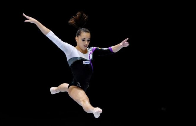 Gimnasta Larisa Iordache a câştigat medalia de bronz la Mondialele din Belgia