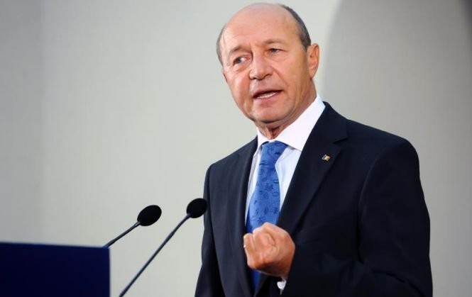 Băsescu: Menţinerea lui Dragnea în Guvern este o greşeală