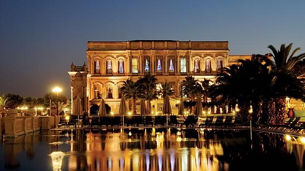 Vrei să trăieşti ca un rege? Iată cele mai spectaculoase palate şi castele transformate în hoteluri 228857