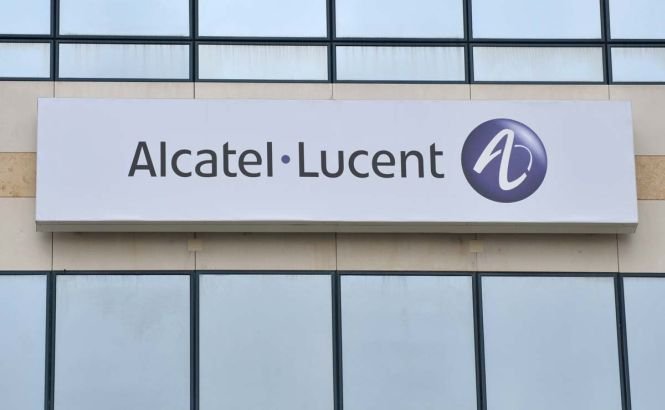 Alcatel-Lucent ar putea concedia 10.000 de angajaţi pentru a reveni pe profit