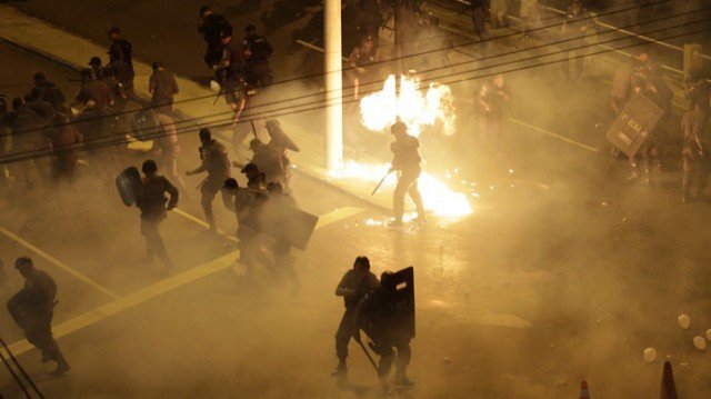 Incidente grave la protestele profesorilor din Rio de Janeiro