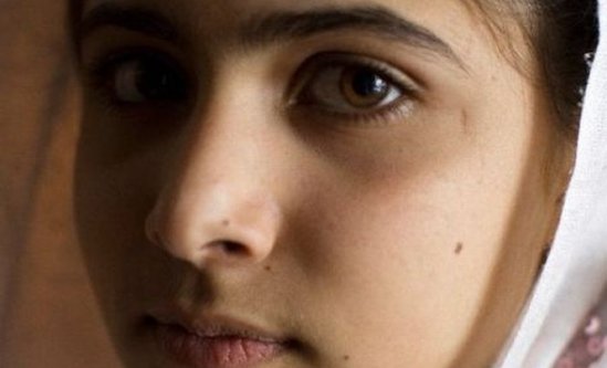 Malala Yousafzai îşi publică autobiografia, în care povesteşte teroarea prin care a trecut: Când am ajuns la spital, părul meu lung era acoperit de sânge