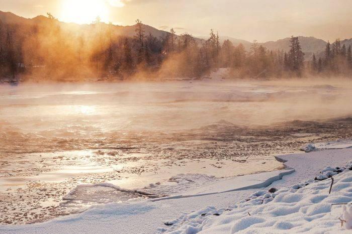 Povestea incredibilă a meteorologilor care prezic cum vor fi VREMURILE. Trăiesc izolaţi, la o înălţime de 2.600 de metri 228991