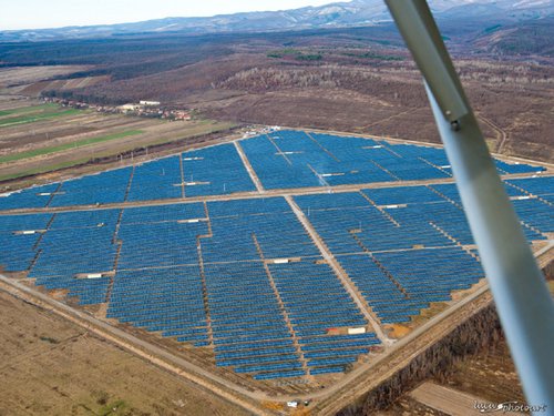 Banca Româneascã finanţează un parc fotovoltaic din judeţul Călăraşi cu 5,4 milioane de euro