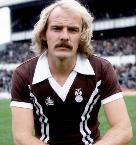 Când fotbalul sfidează estetica. Top 10 cele mai urâte echipamente 229302