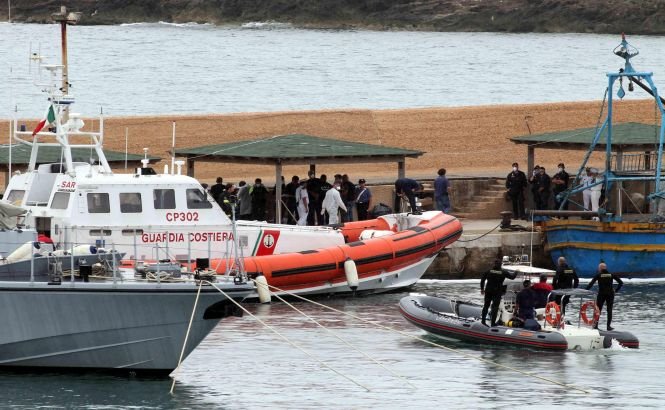 Căpitanul navei naufragiate în apropiere de insula Lampedusa a fost reţinut  