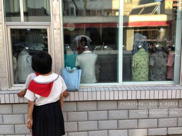 Imagini REALE din statul care aprinde spiritele pe plan internaţional. "Coreea de Nord este o ţară frumoasă" 229232