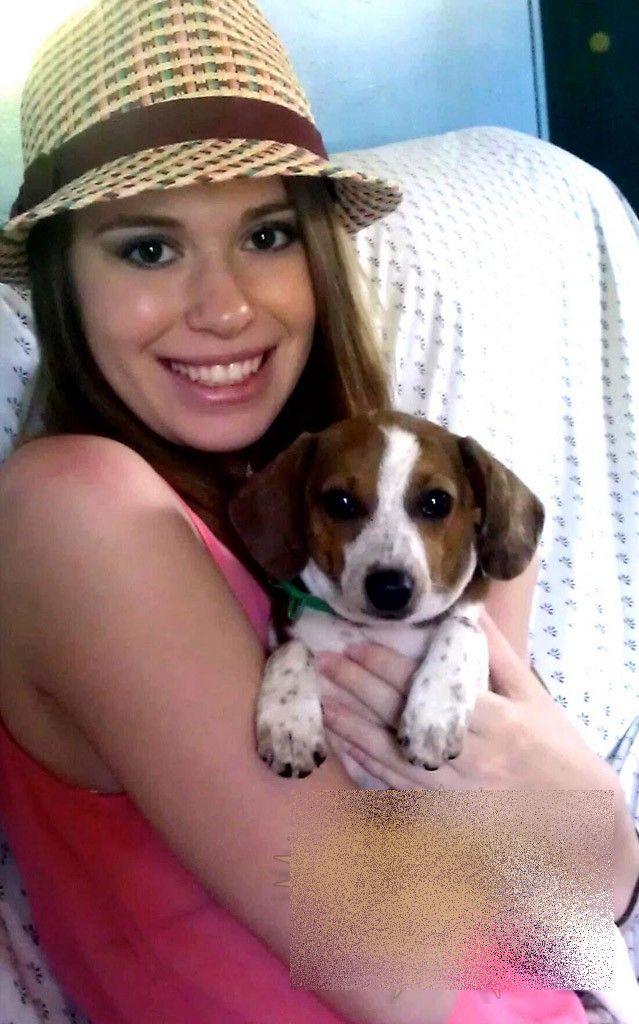 "Să fie dată afară din învăţământ". Părinţii au încremenit când au văzut ce face profesoara de spaniolă în afara şcolii 229383