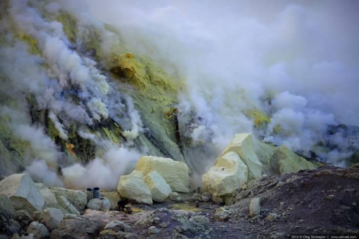 MÂNIA lui Dumnezeu. Locul BIZAR de pe Pământ, unde oamenii caută vindecarea 229607