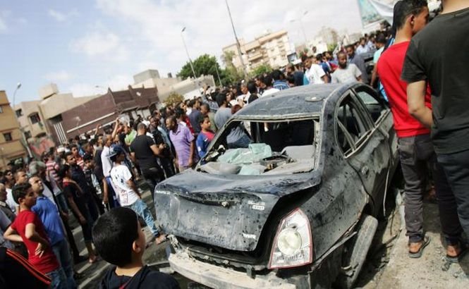 O maşină capcană a explodat in faţa consulatului suedez din Benghazi