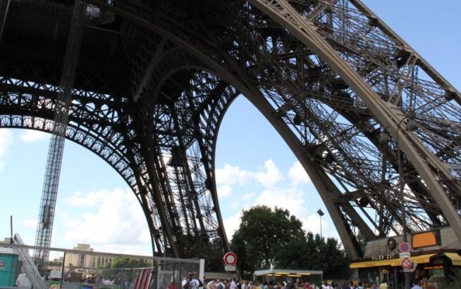 Turnul Eiffel, EVACUAT DE URGENŢĂ