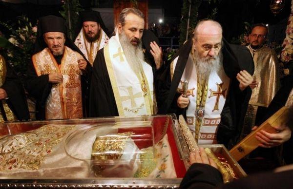 MINUNEA care s-a întâmplat la racla Sfintei Parascheva. "Venise acolo mai mult moartă" 229968