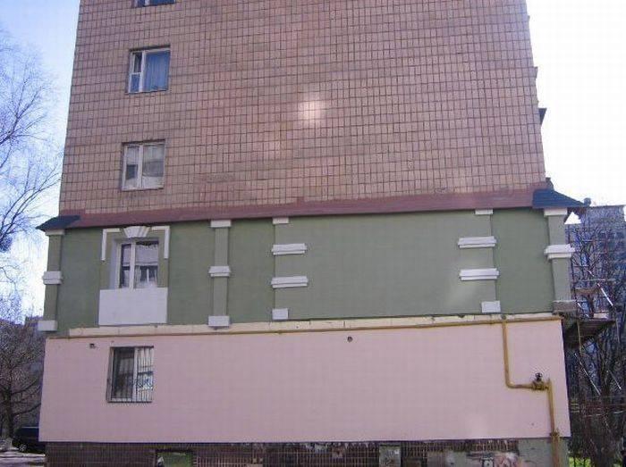 Pasionat de arhitectură, un cetăţean şi-a transformat apartamentul. Vecinii lui nu sunt prea încântaţi 229925