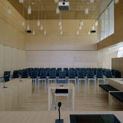 Cine a spus că dacă ajungi la închisoare este cel mai rău lucru? Justizzentrum Leoben este un penitenciar de lux 230301