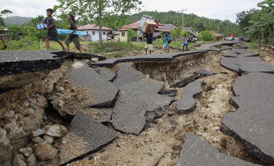Cutremur devastator de 7,2 pe scara Richter, petrecut în Filipine. Cel puţin 32 de oameni au murit
