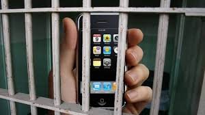 Administraţia Penitenciarelor şi Autoritatea de Comunicaţii vor bloca mobilele deţinuţilor