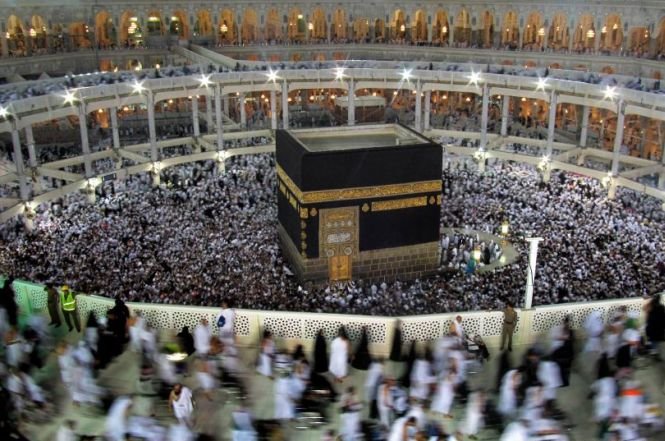 Sute de mii de musulmani s-au lepădat de Diavol în cadrul unui ritual la Mecca