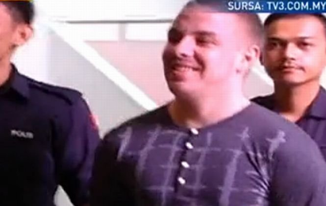 The first images with the 21 year old Romanian sentenced to death penalty in Malaysia