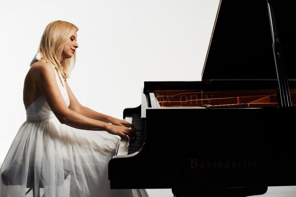 Valentina Lisitsa, supranumită „pianista YouTube”, vine în România. E una dintre cele mai neconvenţionale şi puternice artiste ale momentului