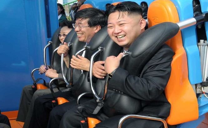 Kim Jong-un, un DICTATOR veritabil. Nord-coreenii mor de foame şi el trăieşte în regim de 7 stele