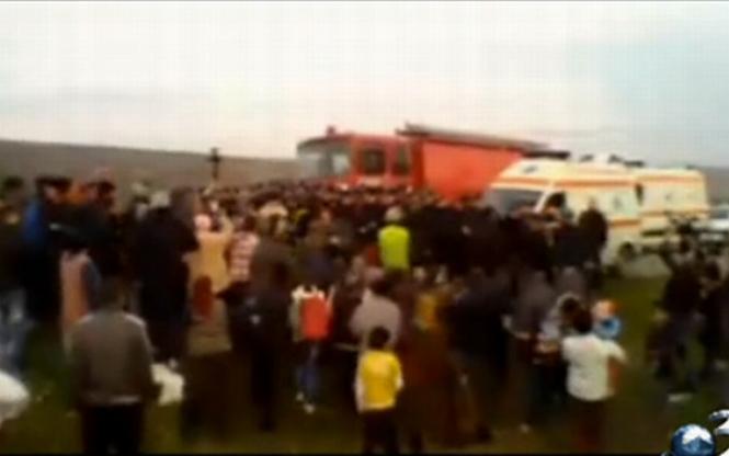 "Noi nu plecăm de aici!" Locuitorii din Pungeşti continuă protestele faţă de explorarea gazelor de şist 230825