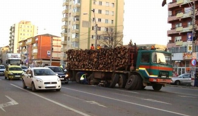Autocarul echipei FC Vaslui, implicat într-un ACCIDENT RUTIER