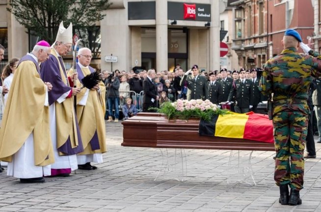 Traian Băsescu şi mai mulţi lideri PDL, la funeraliile fostului preşedinte PPE, Wilfried Martens