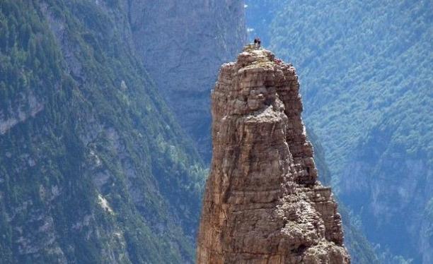 Lecţie: Cum să sfidezi legile fizicii. Profesor: Capra de munte 230984