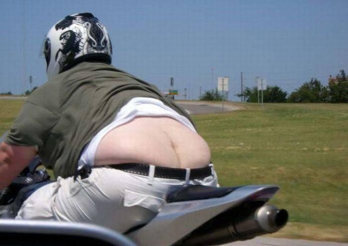 Imaginea asta a fost surprinsă pe o autostradă din SUA. Motociclistul a fost claxonat de toţi şoferii care au trecut pe lângă el 231671