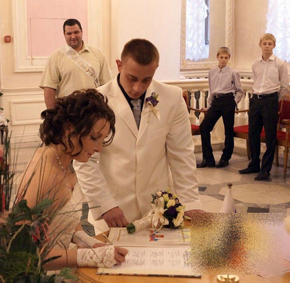 O familie în care cântă "găina". Cea mai puternică femeie din Rusia s-a căsătorit 231654