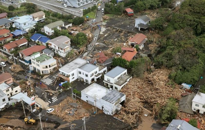 Zeci de evacuări pe insula Oshima, în aşteptarea unui nou taifun