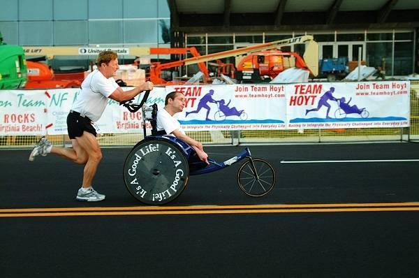 "Tatăl meu este EROUL care m-a ţinut în viaţă". O poveste impresionantă despre dragoste şi ambiţie 231891