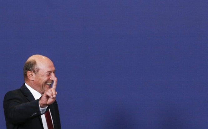 Băsescu glumeşte cu liderii europeni: M-am întors, întotdeauna mă întorc!