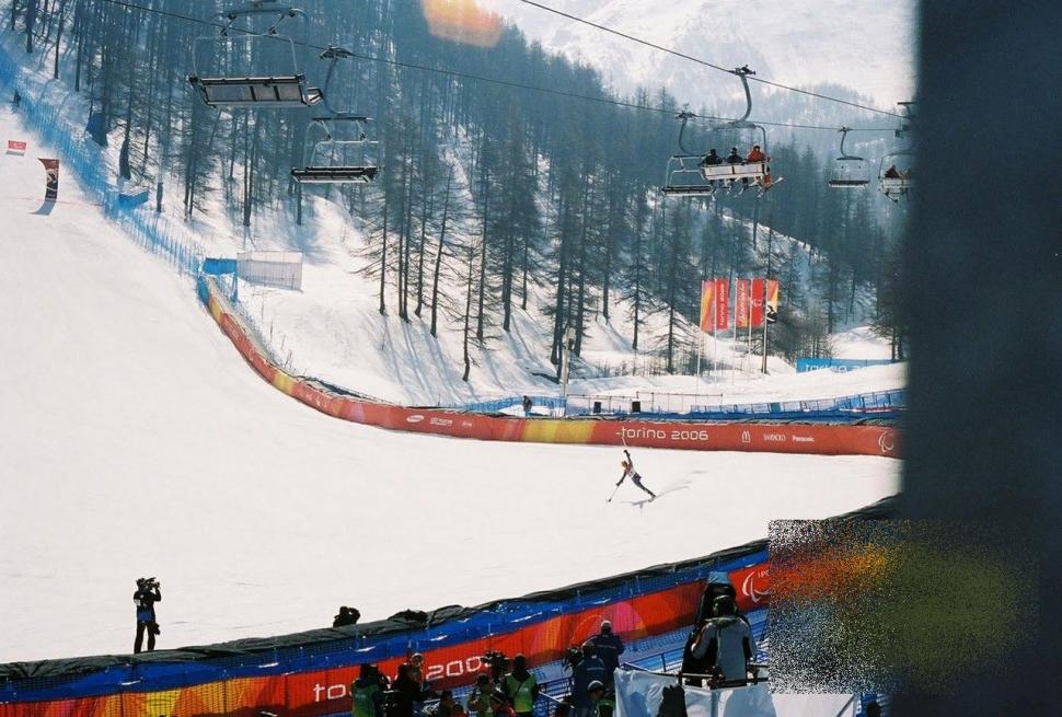 Ce se ascunde în spatele acestei fotografii. Vezi cum arată de la brâu în jos omul care a ales VIAŢA, după un diagnostic tragic 232048