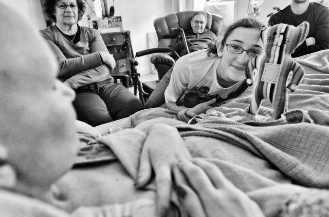 IMAGINI SFÂŞIETOARE. Cum distruge cancerul viaţa a doi tineri îndrăgostiţi 232251