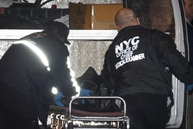 O femeie şi 4 COPII au fost UCIŞI într-un atac din cartierul Brooklyn