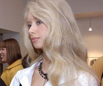 Dragostea este oarbă. Cum arată soţia celui mai faimos cântăreţ de rock din Rusia 232455