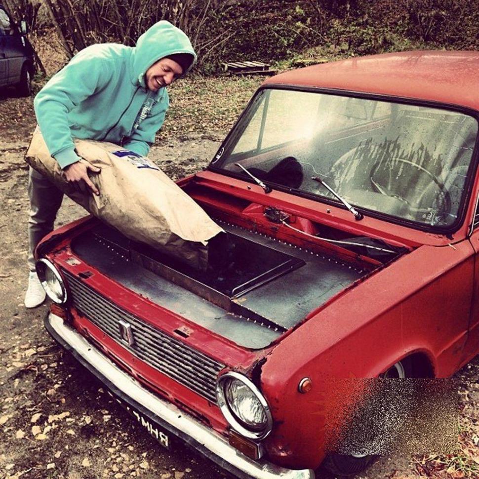 Acesta este cel mai original tunning auto. În România, o astfel de maşină s-ar vinde ca pâinea caldă 232599