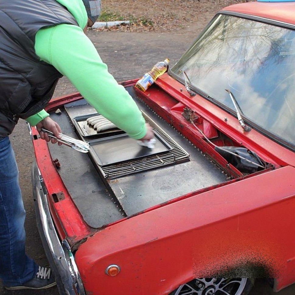 Acesta este cel mai original tunning auto. În România, o astfel de maşină s-ar vinde ca pâinea caldă 232602