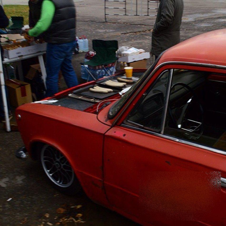 Acesta este cel mai original tunning auto. În România, o astfel de maşină s-ar vinde ca pâinea caldă 232604