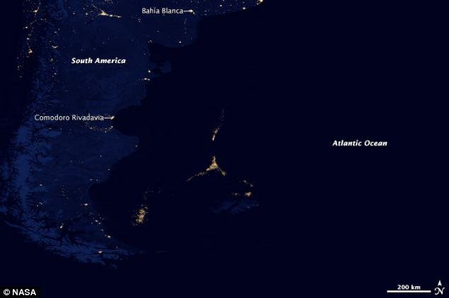 Imaginea surprinsă din satelit, pe care NASA a explicat-o într-un mod bizar. Ce se poate observa în Oceanul Atlantic