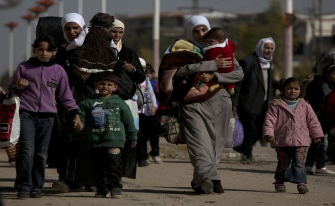 MARELE EXOD. Mii de sirieni părăsesc Damascul, profitând de o încetare temporară a focului