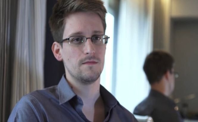 Edward Snowden şi-a găsit job în Rusia