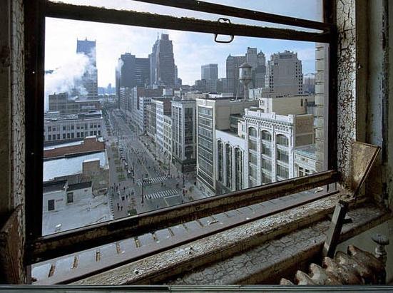 Imagini din CEL MAI MARE ORAŞ american intrat în FALIMENT 233396