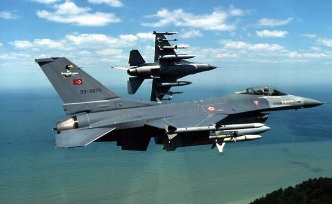 Turcia a trimis patru F-16 pentru interceptarea unui avion-spion rusesc