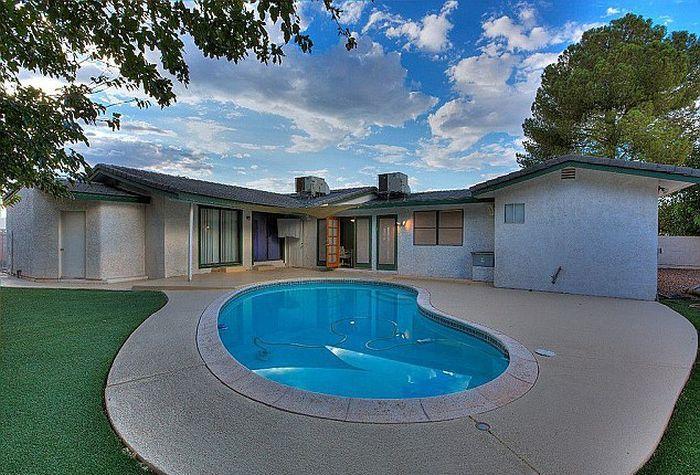 Casa asta a fost scoasă la vânzare, dar nimeni nu vrea să o cumpere. Află motivul uimitor 233974